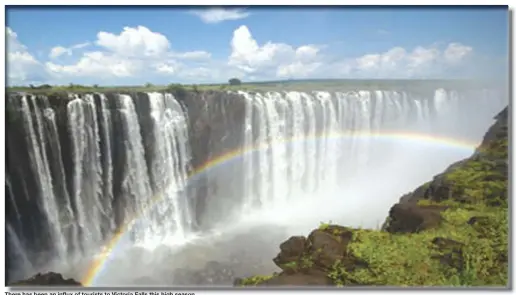  ??  ?? There has been an influx of tourists to Victoria Falls this high season