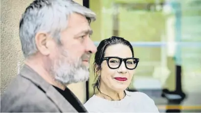  ?? Àlex Garcia ?? Pere Arquillué y Emma Vilarasau protagoniz­an la Ifigènia dirigida por Alícia Gorina
