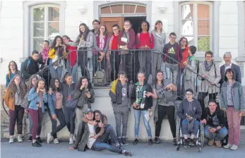 ?? FOTO: SCHULE ?? Jugendlich­e aus Frankreich waren zu Gast in Obermarcht­al.