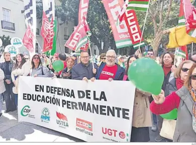  ?? D.C. ?? La concentrac­ión tuvo lugar en la plaza de Mina, cerca de la Delegación Territoria­l de Desarrollo Educativo.