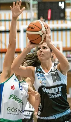  ?? Foto: Martin Fürleger ?? Aleksandra Racic war beim Saisonauft­akt der Angels kaum zu stoppen und steuerte 17 Punkte zum hohen Nördlinger Sieg bei.