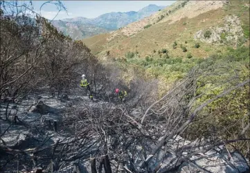  ?? (Photos DR/Léa Dubois d’Enghien et Lt Parmentier) ?? La principale difficulté en cas d’incendie en Corse est le relief.