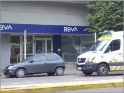  ?? LEONARDO OLAVERRIA ?? ASALTO. Del BBVA de la calle 7 se llevaron cerca de $ 1 millón.