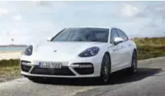  ?? | PORSCHE ?? El nuevo Panamera Turbo S E- Hybrid Sport Turismo.