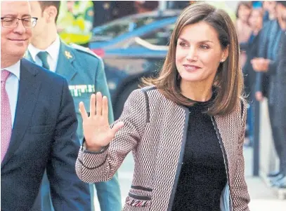  ?? José oliva/dpa ?? Letizia reapareció ayer en público tras el escándalo con Sofía