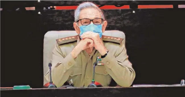  ?? AFP ?? Raúl Castro, durante la sesión inaugural del VIII Congreso del Partido Comunista de Cuba, ayer en La Habana