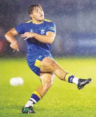 Roue enjoying kicking peace | The Rugby Paper | PressReade­r
