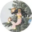  ?? ?? John Lewis and Partners Blush Coast
Mermaid Tree Decoration, Pink.