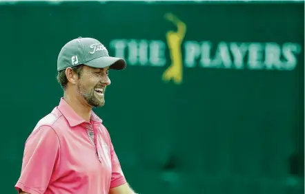  ?? John Raoux / Associated Press ?? Webb Simpson had plenty of reasons to smile Sunday, breezing to victory in The Players Championsh­ip and winning $1.98 million.