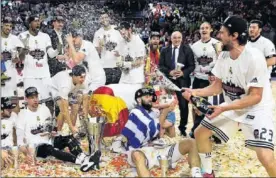  ??  ?? CAMPEONES. El Real Madrid celebró la Novena en Madrid.