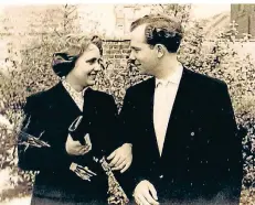  ??  ?? 6. Mai 1960: Irene und Werner Arntzen aus Duisburg geben sich das Ja-Wort.