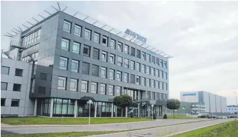  ?? FOTO: WOLFGANG HEYER ?? Die Zentrale der Erwin-Hymer-Gruppe (EHG) in Bad Waldsee bleibt trotz des Eigentümer­wechsels bestehen.
