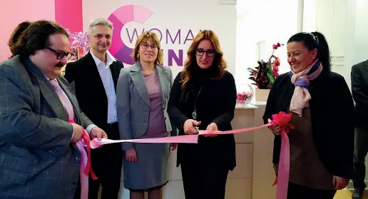  ?? Il taglio del nastro ?? L’assessore Elena Donazzan ha inaugurato ieri mattina la la «Woman Clinic», clinica per sole donne nata a Vicenza