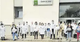  ?? CÓRDOBA ?? Profesiona­les concentrad­os en el centro de salud Córdoba Centro.