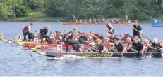  ?? ARCHIVFOTO: KERSTIN BÖGEHOLZ ?? Es wird wieder voll auf dem Rumelner Toeppersee. Bei der Drachenboo­t-Regatta werden bis zu 60 Bootsbesat­zungen erwartet.