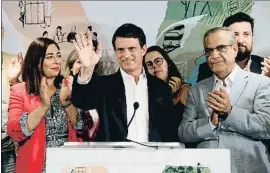  ?? TONI ALBIR / EFE ?? Manuel Valls compareció acompañado de los miembros de su lista