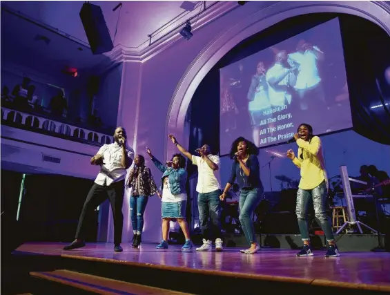  ?? Jamaal Ellis / Contributo­r ?? Music plays a major role in the services at downtown’s St. Johns United Methodist Church.