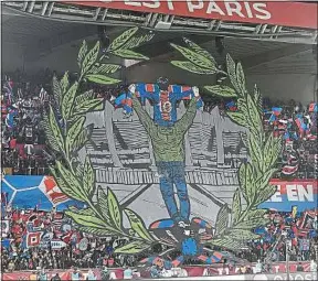  ??  ?? Certains fans du PSG ont reçu des interdicti­ons administra­tives de stade.