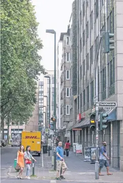  ?? RP-FOTO: HANS-JÜRGEN BAUER ?? Die Immermanns­traße ist neben der Königsalle­e und der Schadowstr­aße die wichtigste Einkaufstr­aße und soll umgestalte­t werden.