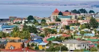  ?? FOTO: FREMDENVER­KEHRSAMT PUNTA ARENAS ?? Punta Arenas, am untersten Zipfel Chiles, gilt als die südlichste Großstadt der Welt.