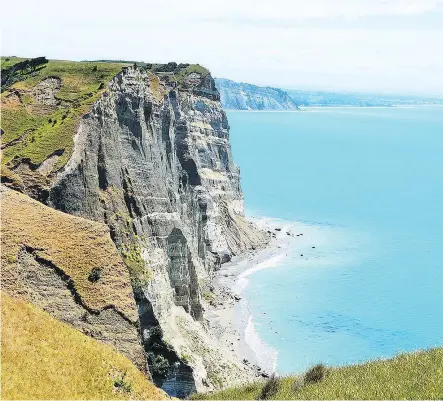  ?? — PHOTOS: JANE MUNDY ?? Cape Kidnappers in Hawke’s Bay has unforgetta­ble views.