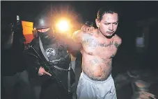  ?? FOTO: AGENCIA AFP ?? La pandilla MS-13 es una de las más numerosas en Estados Unidos, México y el Triángulo Norte de Centroamér­ica.