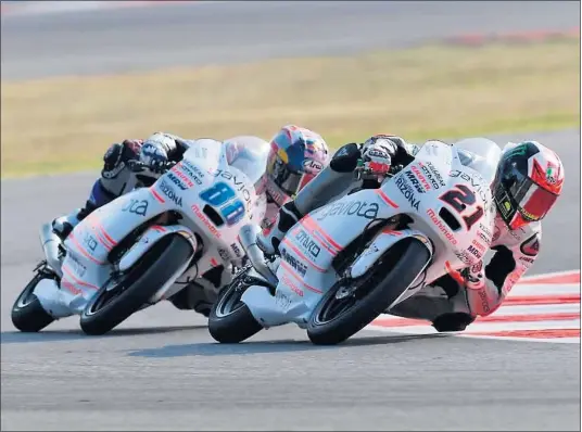  ??  ?? PASADO COMÚN. Martín y Bagnaia fueron compañeros de equipo durante dos temporadas en Moto3 bajo las órdenes de Jorge Martínez Aspar.