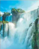  ??  ?? CATARATAS DEL IGUAZÚ Están entre las siete nuevas maravillas de la naturaleza y fueron declaradas Patrimonio de la Humanidad por su incomparab­le belleza y diversidad biológica. Imperdible­s.