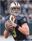  ??  ?? Saints quarterbac­k Drew Brees completed 25 passes for 269 yards and a TD on Sunday. DERICK E. HINGLE/USA TODAY SPORTS