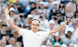  ??  ?? Roger Federer celebra su triunfo sobre Milos Raonic