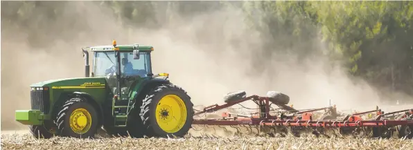  ?? MIKE HENSEN / POSTMEDIA NEWS FILES ?? Canadian agricultur­e and agri-food has been growing faster than the economy as a whole and is projected to add to the country's output due to growing global demand.