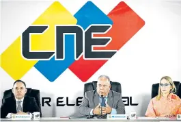  ?? AFP ?? La oposición logró inscribir ante el CNE dos candidatur­as./foto: