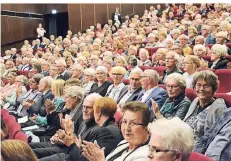  ?? FOTO: KONRAD FLINTROP ?? Das Publikum war begeistert vom Jubiläumsk­onzert mit jede Menge Filmmusik.