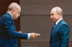  ?? Foto: Golovkin, dpa ?? Präsident Recep Tayyip Erdogan und Kremlchef Wladimir Putin beim Syrien-Gipfel in Ankara: Bis zu einer Million zusätzlich­er Flüchtling­e befürchtet.