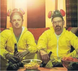  ??  ?? Aaron Paul y Bryan Cranston interpreta­ron en cinco temporadas a sus personajes.