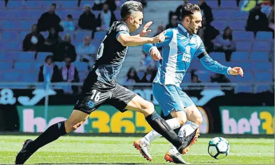  ?? TONI ALBIR / EFE ?? Insuficien­te La reaparició­n de Sergio García como titular no evitó que su equipo diese una pobre imagen y se quedase sin gol, aunque el ariete dispuso de una ocasión clara al final