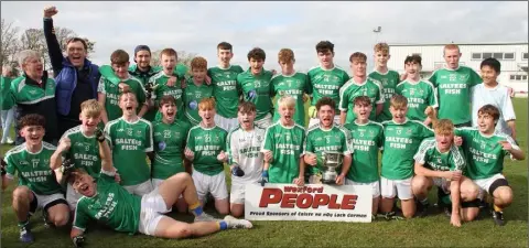  ??  ?? Kilross Gaels celebratin­g after their extra-time victory.