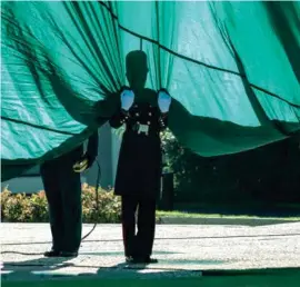  ??  ?? Ceremonia del izamiento de la Bandera de México, ayer.