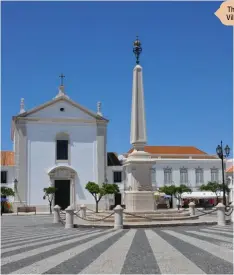  ??  ?? The frontier coastal town of Vila Real de Santo Antonio.