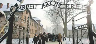  ?? KACPER PEMPEL/REUTERS ?? Entrada al campo de concentrac­ión de Auschwitz, en Polonia.