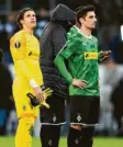  ?? Foto: dpa ?? Betretene Gladbacher Mienen: Yann Sommer (links) und Lars Stindl.