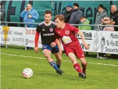  ?? Foto: Wilhelm Baudrexl ?? Keine Tore gab es im Derby zwischen dem TSV Hollenbach (links Jonas Ruisinger) und dem SC Griesbecke­rzell (Christoph Sturm).