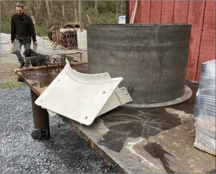  ?? SUBMITTED PHOTO ?? Eric Zandotti of Kennett Square works on the original foghorn’s impressive steel base. The restoratio­n is part of the 65th anniversar­y of the Andrea Doria’s collision that will be commemorat­ed July 25.