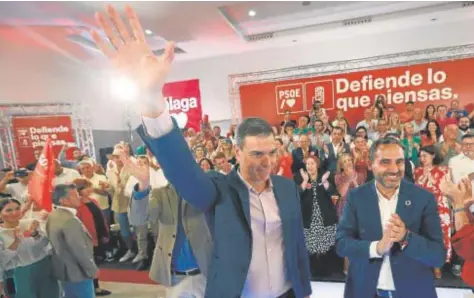  ?? ?? Pedro Sánchez, ayer, en un acto en apoyo al candidato socialista a la Alcaldía de Málaga, Daniel Pérez // EFE