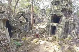  ??  ?? Sites like the Tan Nei Temple at the periphery of the larger temples is great to visit because there are no crowds there.