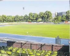  ?? FOTO: IMAGO ?? Momentan trägt Viktoria Berlin seine Spiele im 4300 Zuschauer fassenden Stadion Lichterfel­de aus.