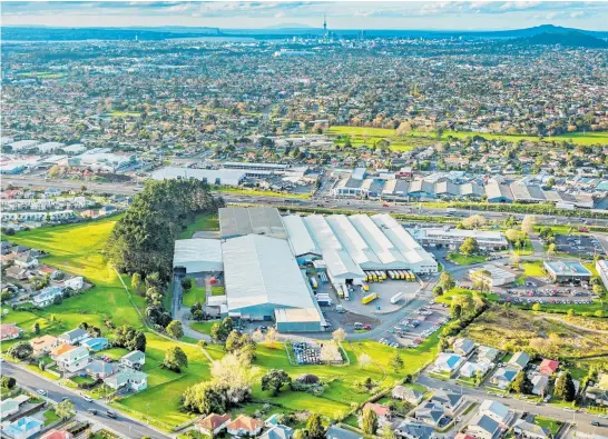  ??  ?? An aerial view of the big 13.2ha freehold Foodstuffs property for sale at 58-60 Roma Rd, Mt Roskill.