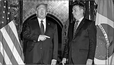  ??  ?? Trump and Bolsonaro during a dinner at Mar-a-Lago in Palm Beach, Florida, on march 7, 2020. (Foto: CNN)