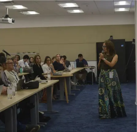  ?? CORTESÍA ?? Ileana Rojas, vicepresid­enta de Ingeniería de Diseño de Intel y gerenta de Intel Costa Rica, expuso sobre el papel que juega la operación local de la firma, en el marco del Intel Tech Tour.