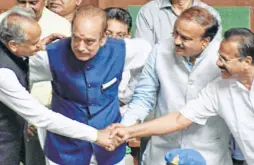  ??  ?? MEMBERS OF PARLIAMENT (from left) Ashok Gehlot and Ghulam Nabi Azad of the Congress and H.N. Ananth Kumar and D.V. Sadananda Gowda of the BJP were present during the Assembly session in Karnataka on May 19.